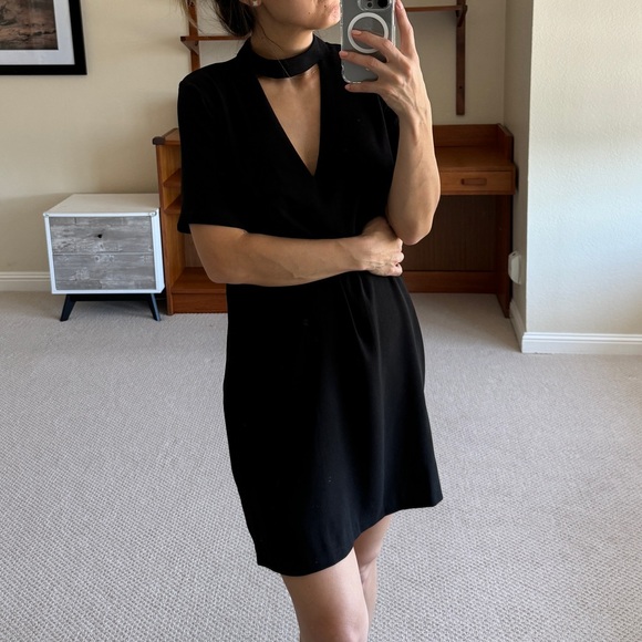 ZARA WOMAN Cut-Out V-Neck Shift Mini Dress - Picture 7 of 10